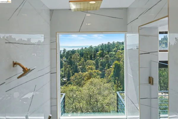 $1,888,000 | 7825 Skyline Boulevard, Oakland, CA 94611