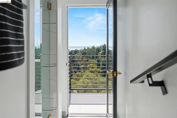 $1,888,000 | 7825 Skyline Boulevard, Oakland, CA 94611