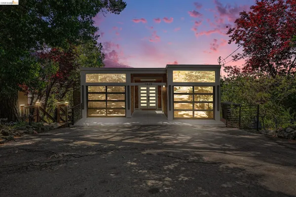 $1,888,000 | 7825 Skyline Boulevard, Oakland, CA 94611