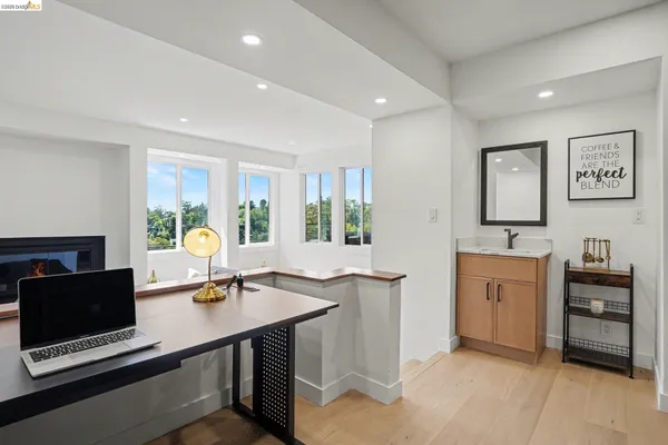 $1,888,000 | 7825 Skyline Boulevard, Oakland, CA 94611