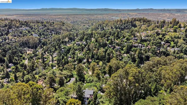 $1,888,000 | 7825 Skyline Boulevard, Oakland, CA 94611