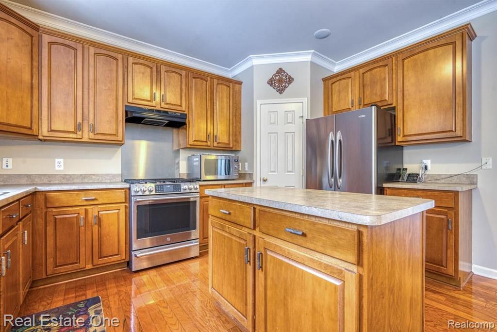 3658 Everett Drive Rochester Hills, MI 48307 - Photo 12 of 43
