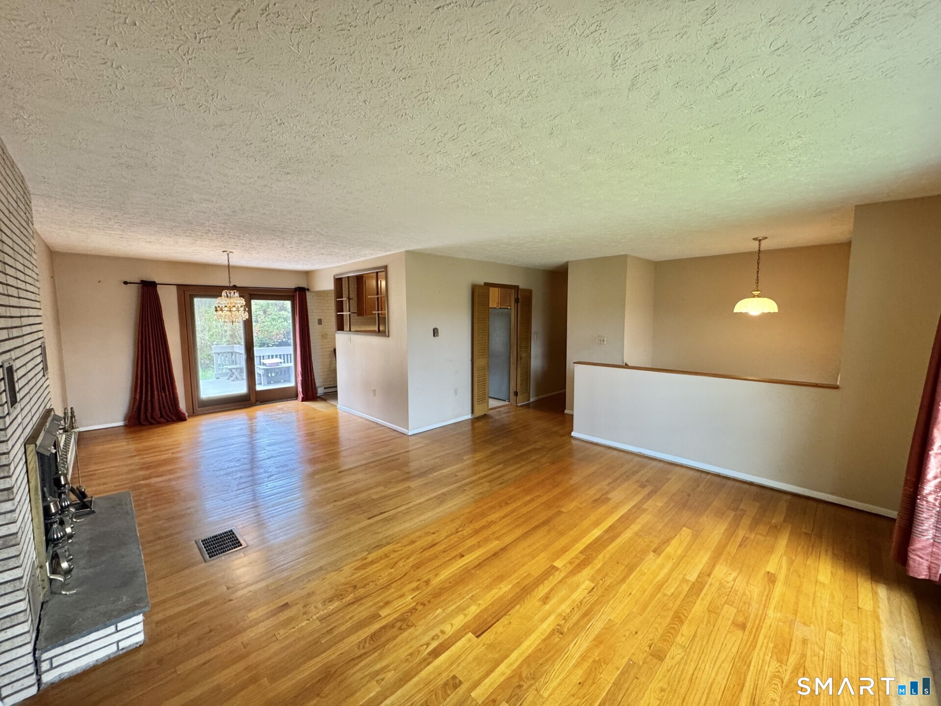 319 Jones Hollow Road Marlborough, CT 06447 - Photo 4 of 23