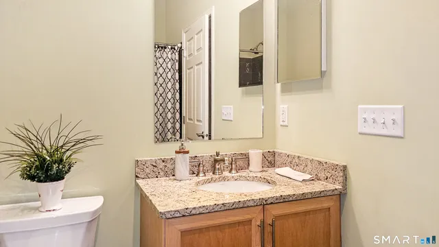 $3,300 | 203 Center Meadow Lane, Unit 203, Danbury, CT 06810