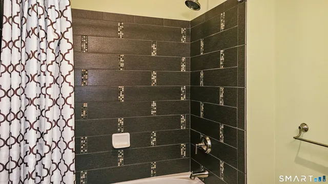 $3,300 | 203 Center Meadow Lane, Unit 203, Danbury, CT 06810