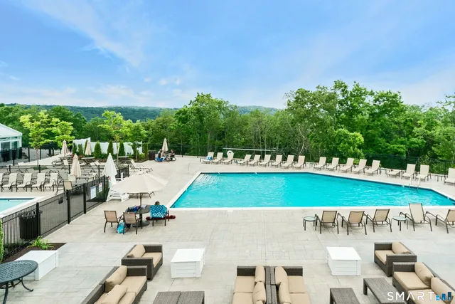 $3,300 | 203 Center Meadow Lane, Unit 203, Danbury, CT 06810