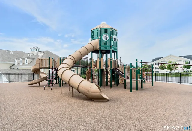 $3,300 | 203 Center Meadow Lane, Unit 203, Danbury, CT 06810