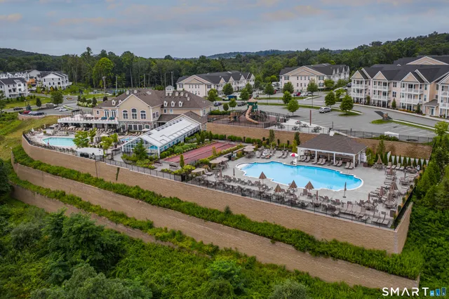 $3,300 | 203 Center Meadow Lane, Unit 203, Danbury, CT 06810