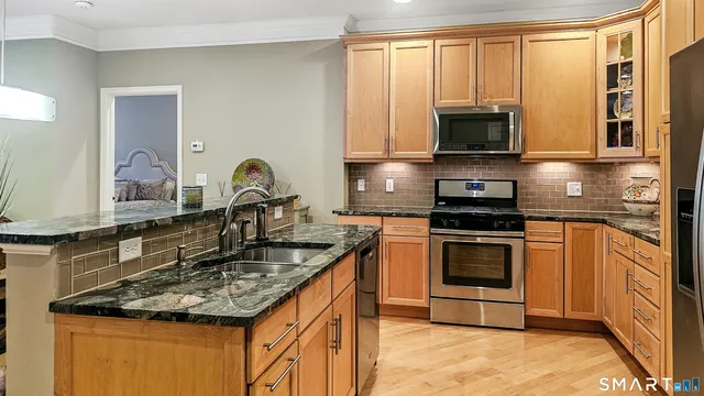 $3,300 | 203 Center Meadow Lane, Unit 203, Danbury, CT 06810