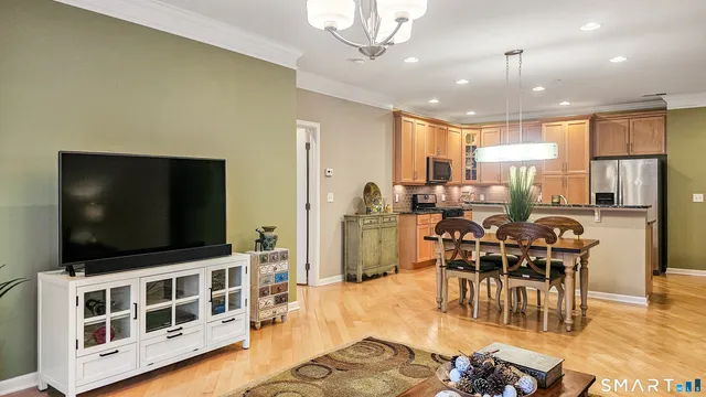 $3,300 | 203 Center Meadow Lane, Unit 203, Danbury, CT 06810