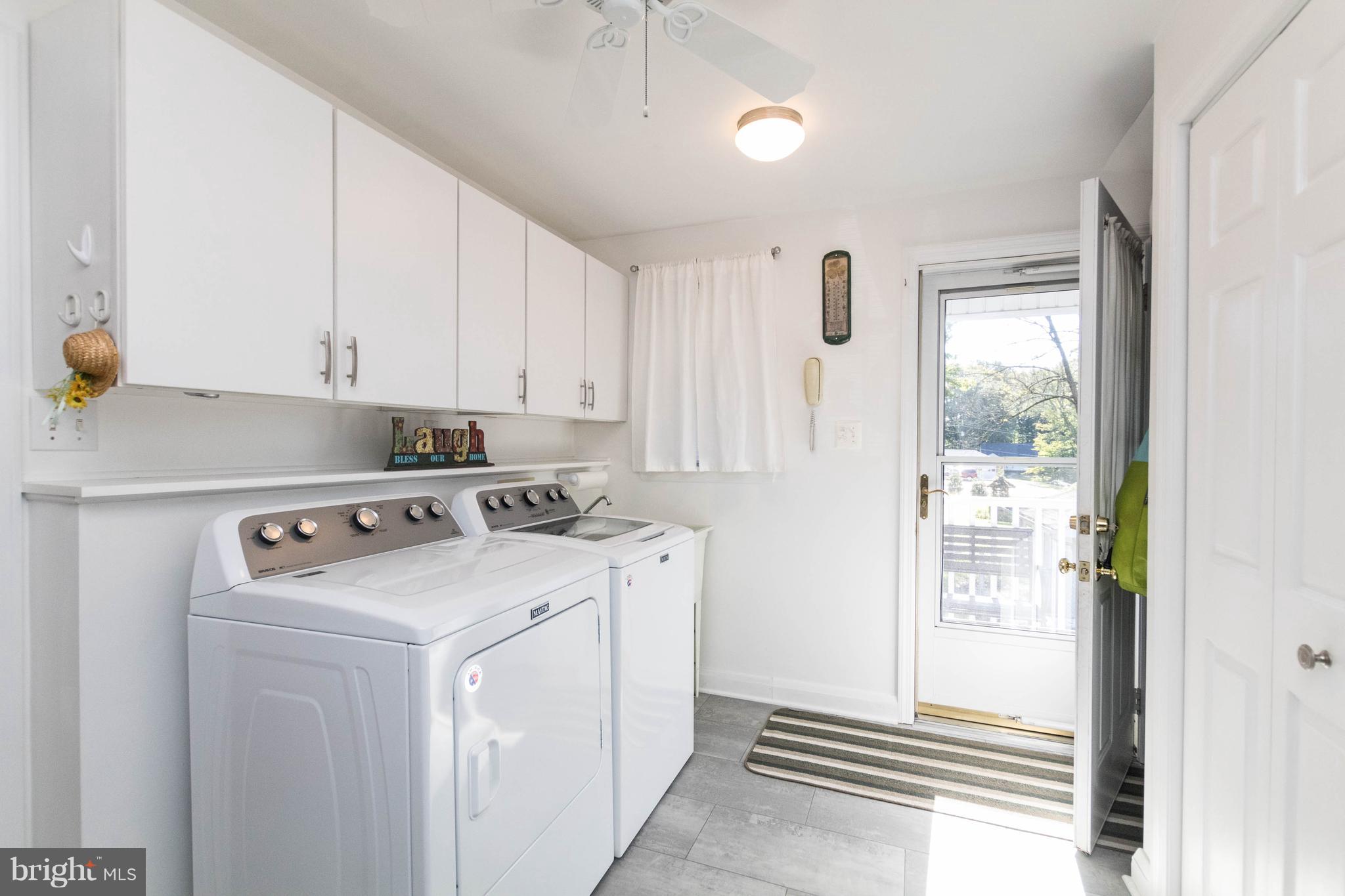 221 Ridgeway Road Catonsville, MD 21228 - Photo 23 of 60 Convenient mud room off back deck