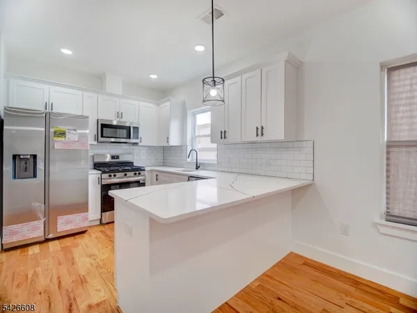$2,600 | 101 South 8th Street, Newark, NJ 07107