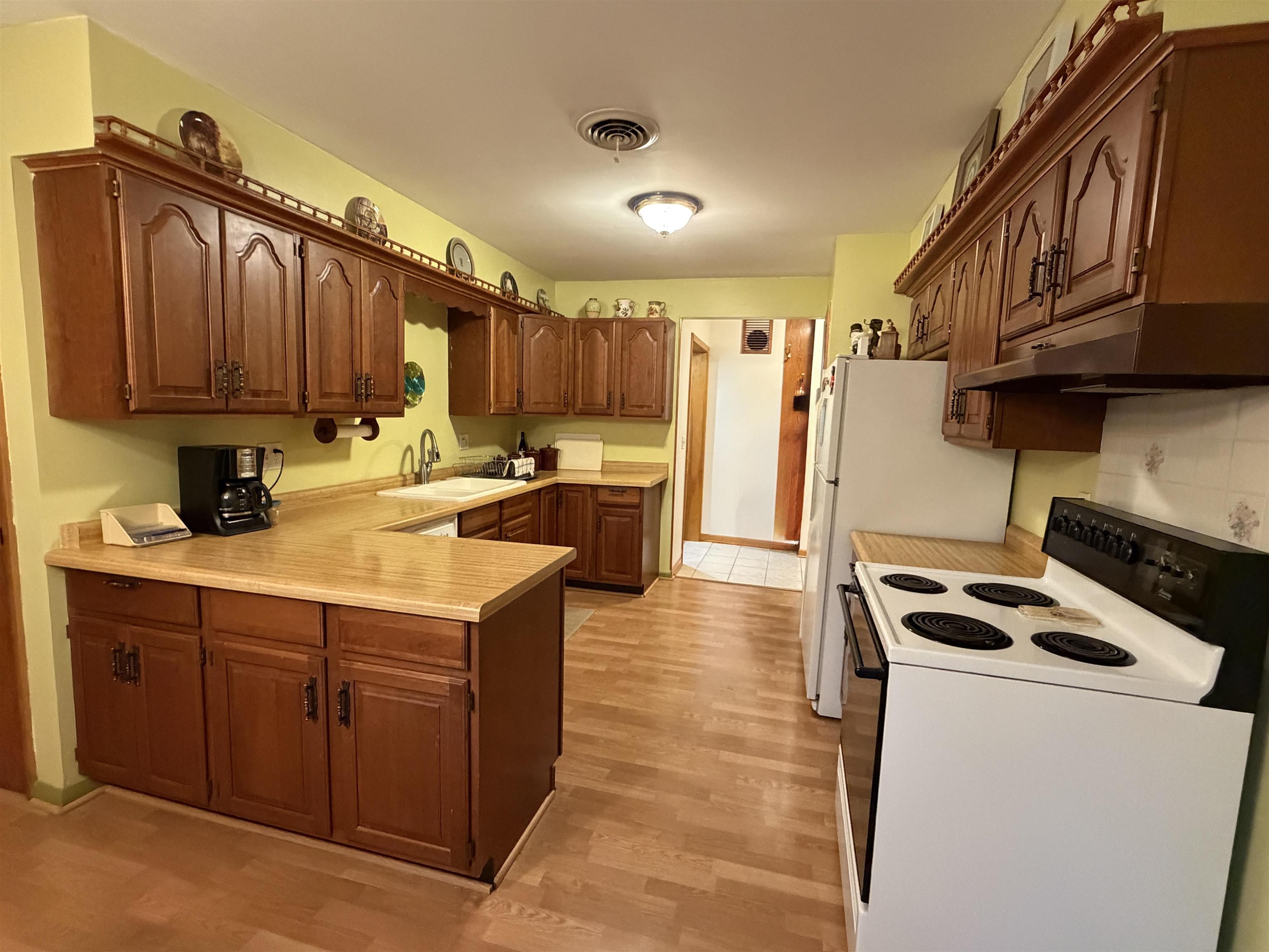 3414 Ruger Avenue Janesville, WI 53546 - Photo 12 of 33