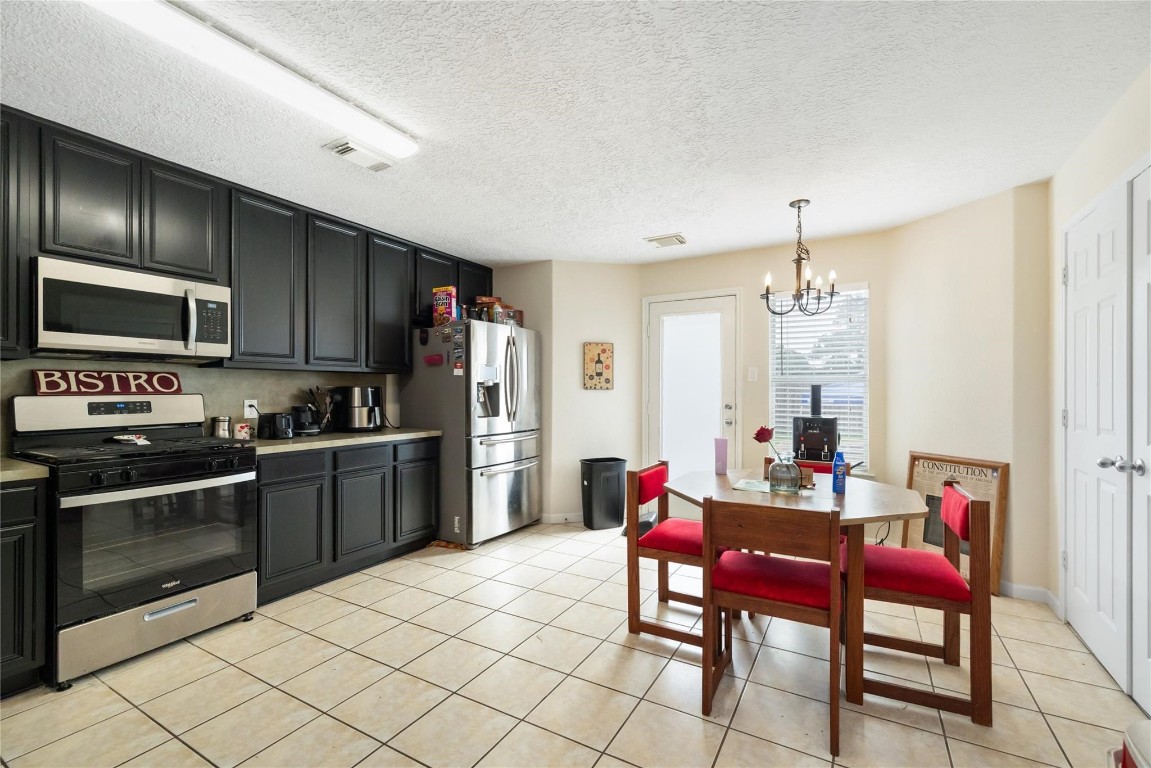 19442 Bold River Road Tomball, TX 77375 - Photo 6 of 18 Kitchen & Dining