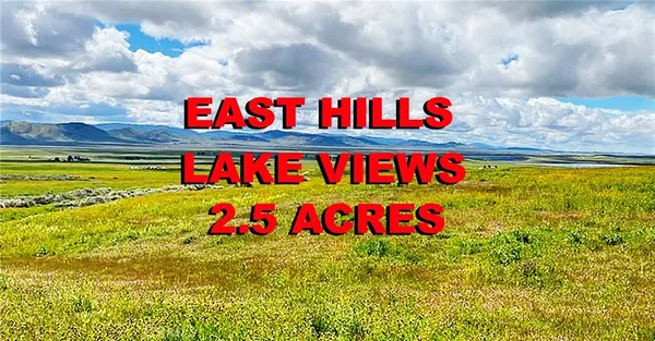 a sign that is on the wall of the building