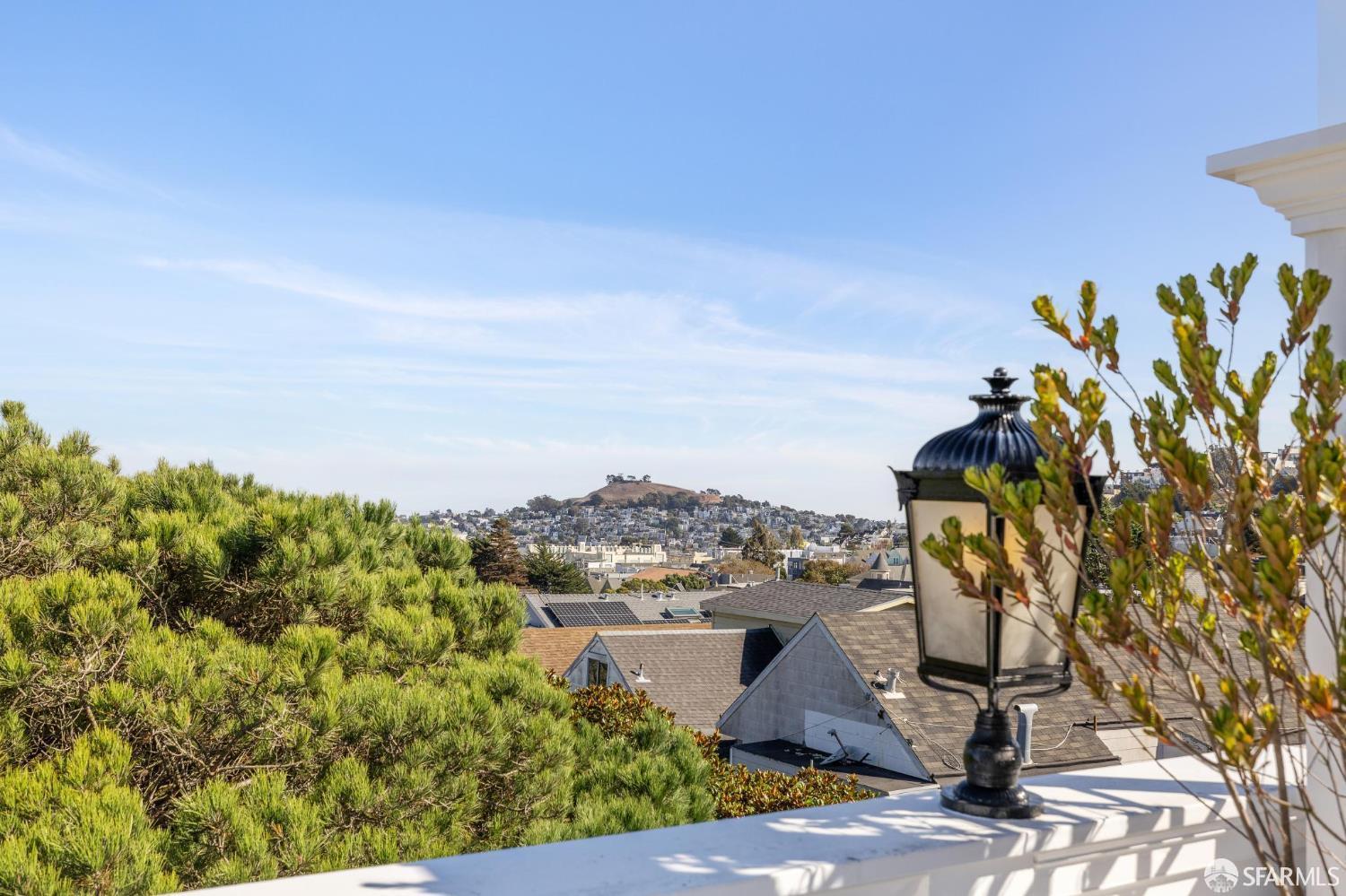 729 Douglass Street San Francisco, CA 94114 - Photo 35 of 92