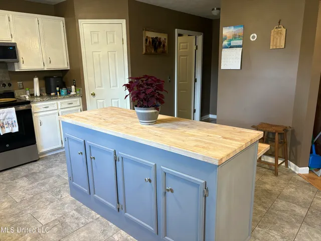 $259,000 | 34450 Highway 427, Philadelphia, MS 39350