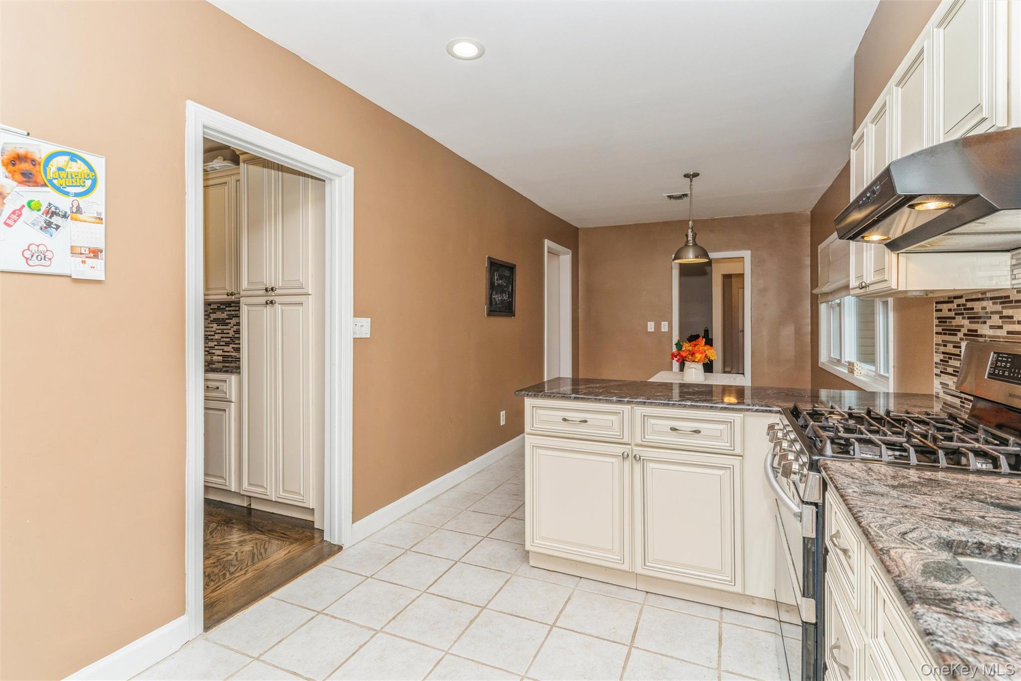 262 Channon Road Hewlett, NY 11557 - Photo 23 of 27