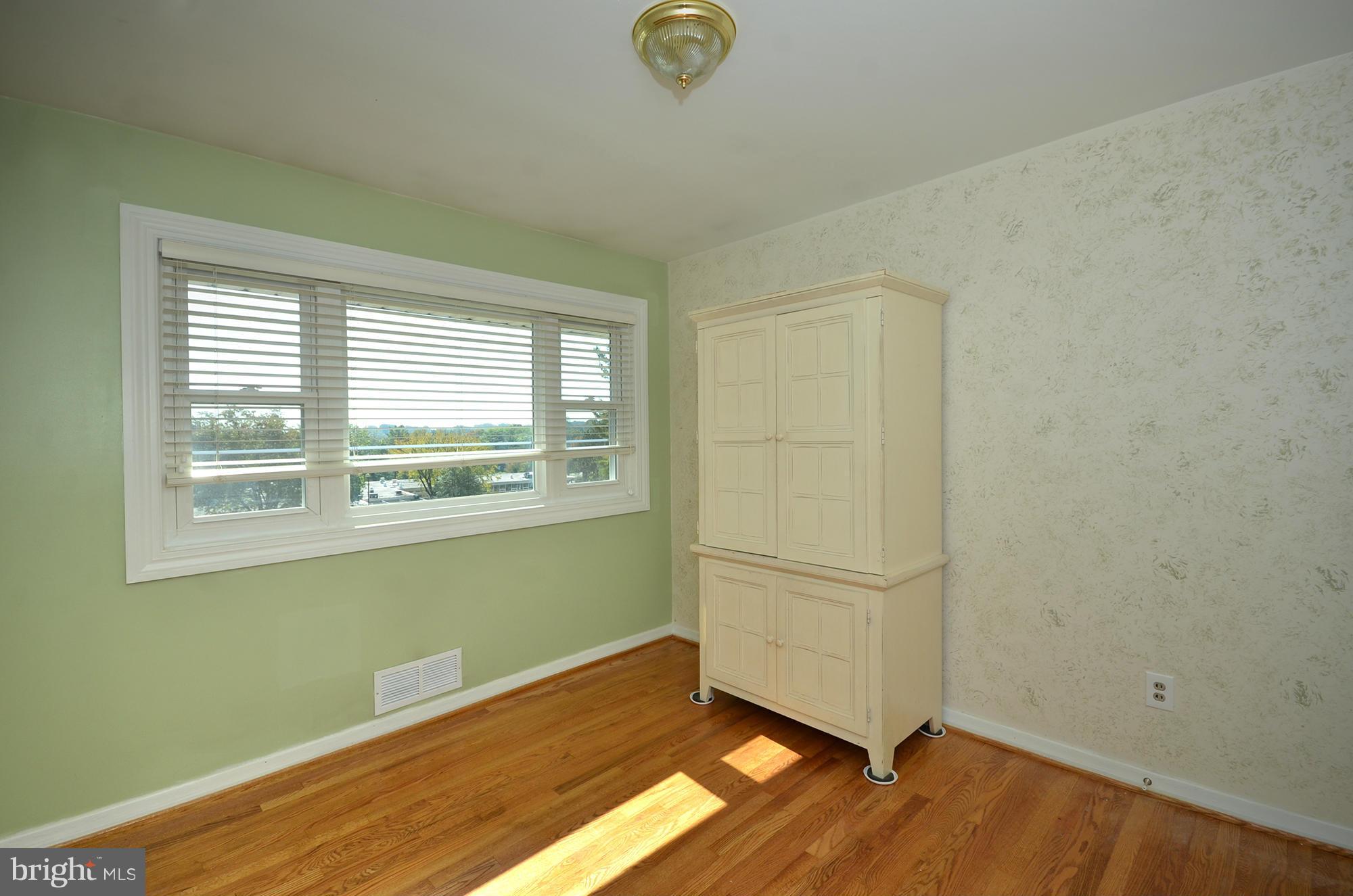 112 East Ridgely Road Lutherville-Timonium, MD 21093 - Photo 19 of 30 Bedroom #3