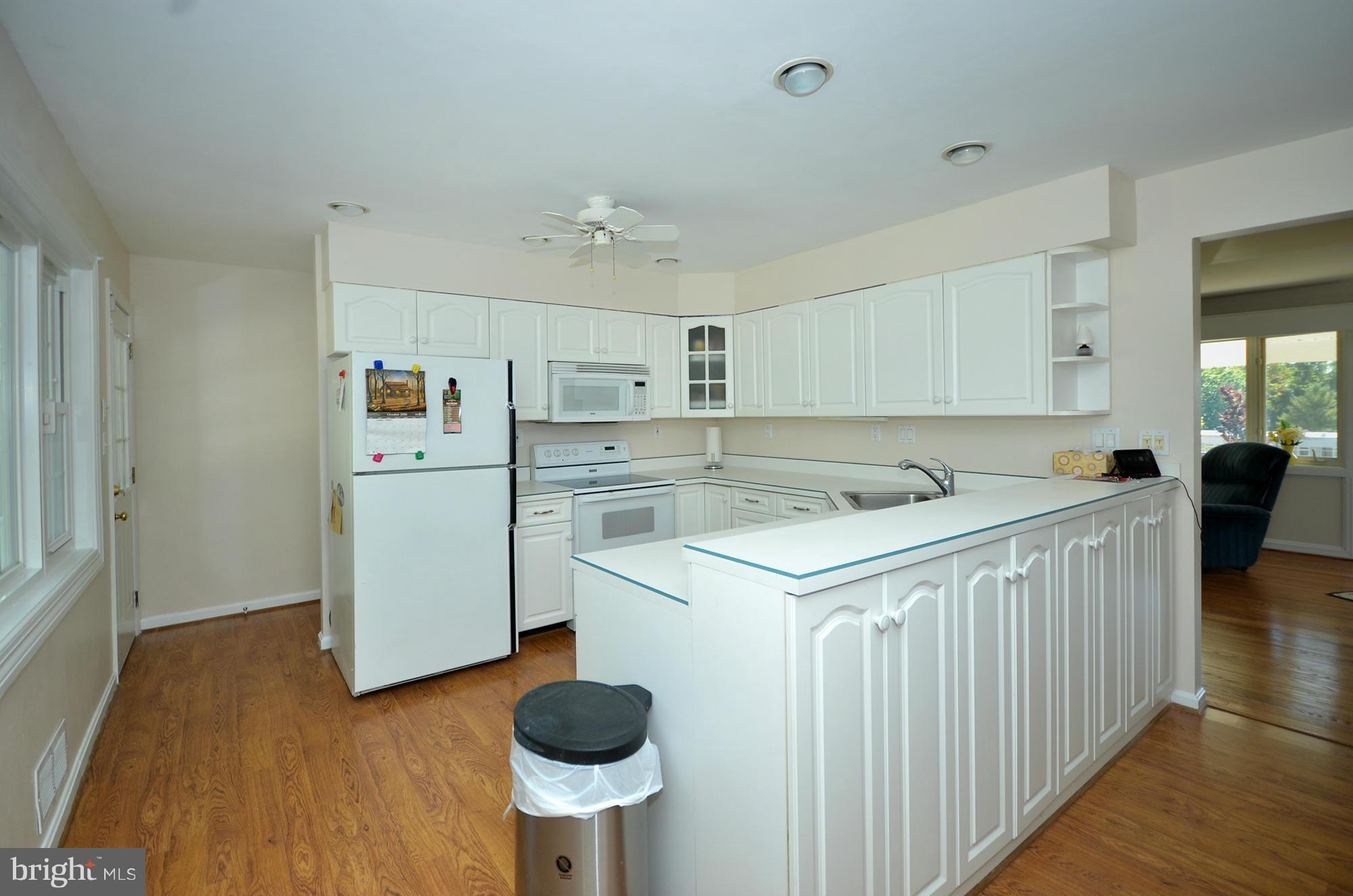 112 East Ridgely Road Lutherville-Timonium, MD 21093 - Photo 10 of 30 Kitchen