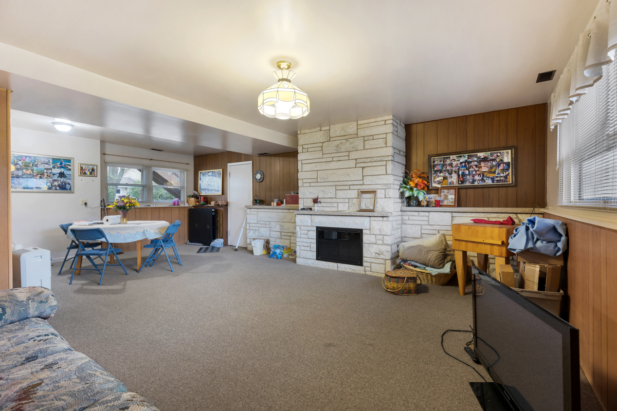 75 Kendal Road Elk Grove Village, IL 60007 - Photo 14 of 24 Gallery Image 14