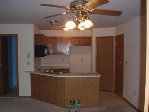 33831 Hooker Road New Baltimore, MI 48047 - Photo 7 of 12 180881-6.JPG
