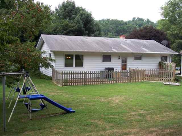 641 Waverly Road Davenport, IA 52804 - Photo 2 of 10 Gallery Image 2