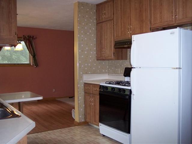 641 Waverly Road Davenport, IA 52804 - Photo 3 of 10 Gallery Image 3