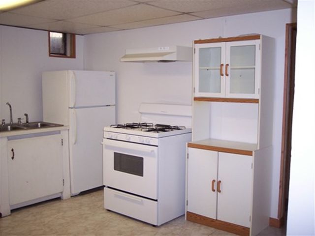 641 Waverly Road Davenport, IA 52804 - Photo 7 of 10 Gallery Image 7