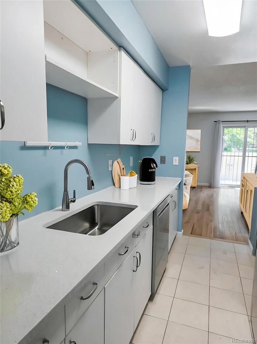 1060 South Parker Road, Unit 9 Denver, CO 80231 - Photo 4 of 16