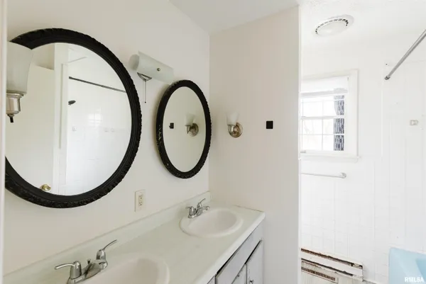 $299,900 | 1609 South 22nd Street, Herrin, IL 62948