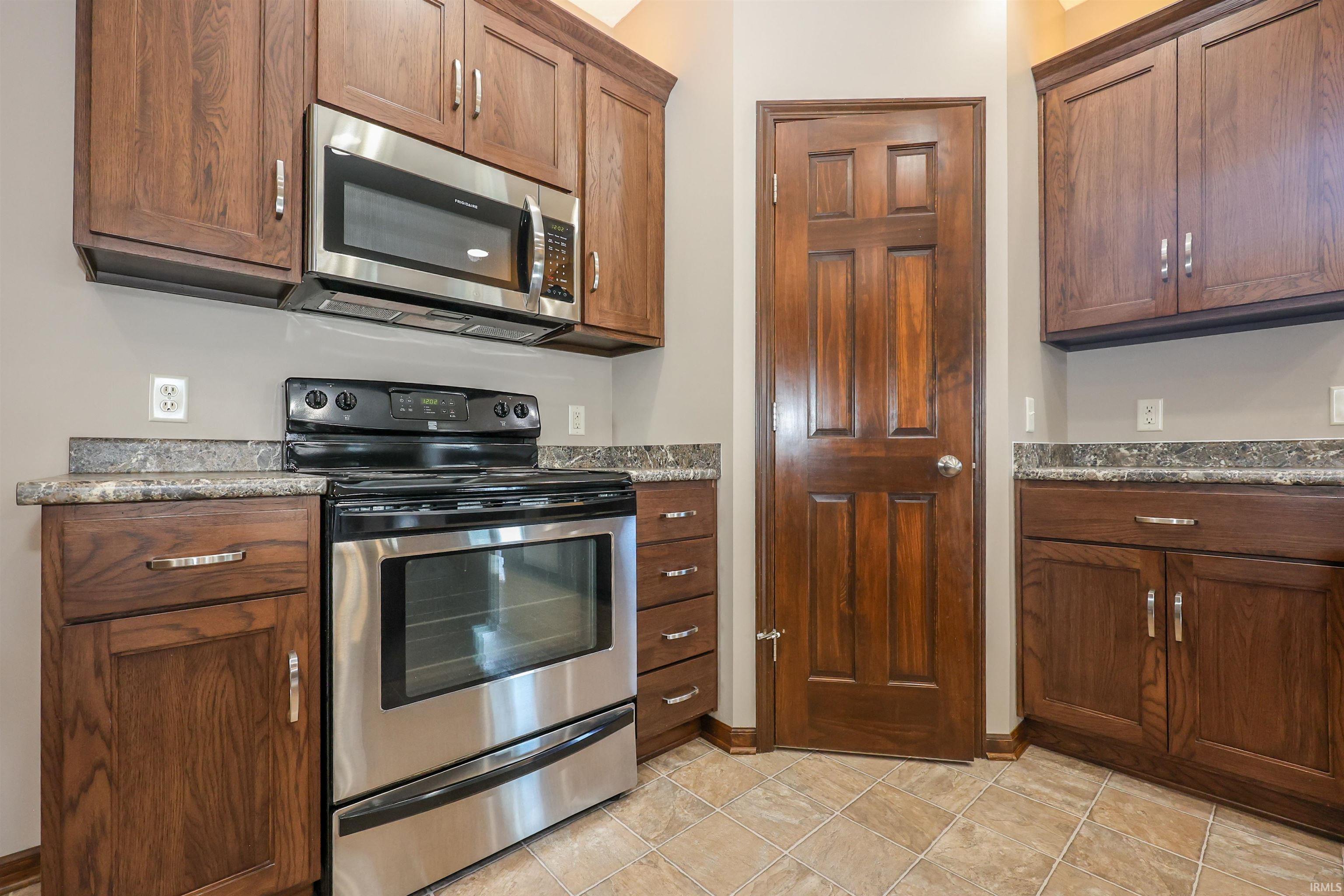 11919 Edgerton Road New Haven, IN 46774 - Photo 11 of 41