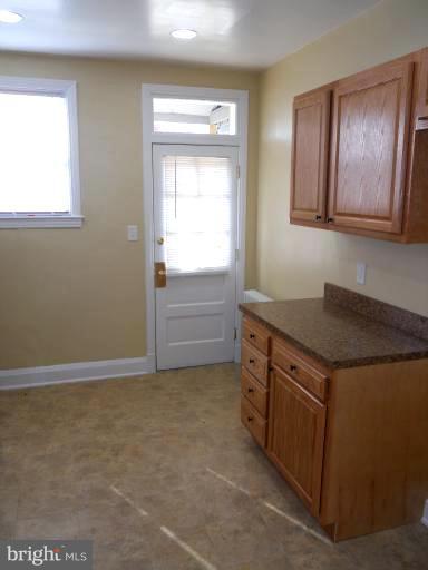 3705 Woodridge Road Baltimore, MD 21229 - Photo 17 of 23 Kitchen