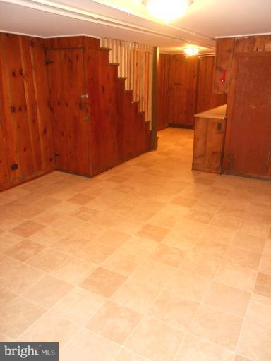 3705 Woodridge Road Baltimore, MD 21229 - Photo 21 of 23 Family Room