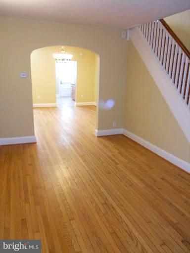 3705 Woodridge Road Baltimore, MD 21229 - Photo 7 of 23 Living Room