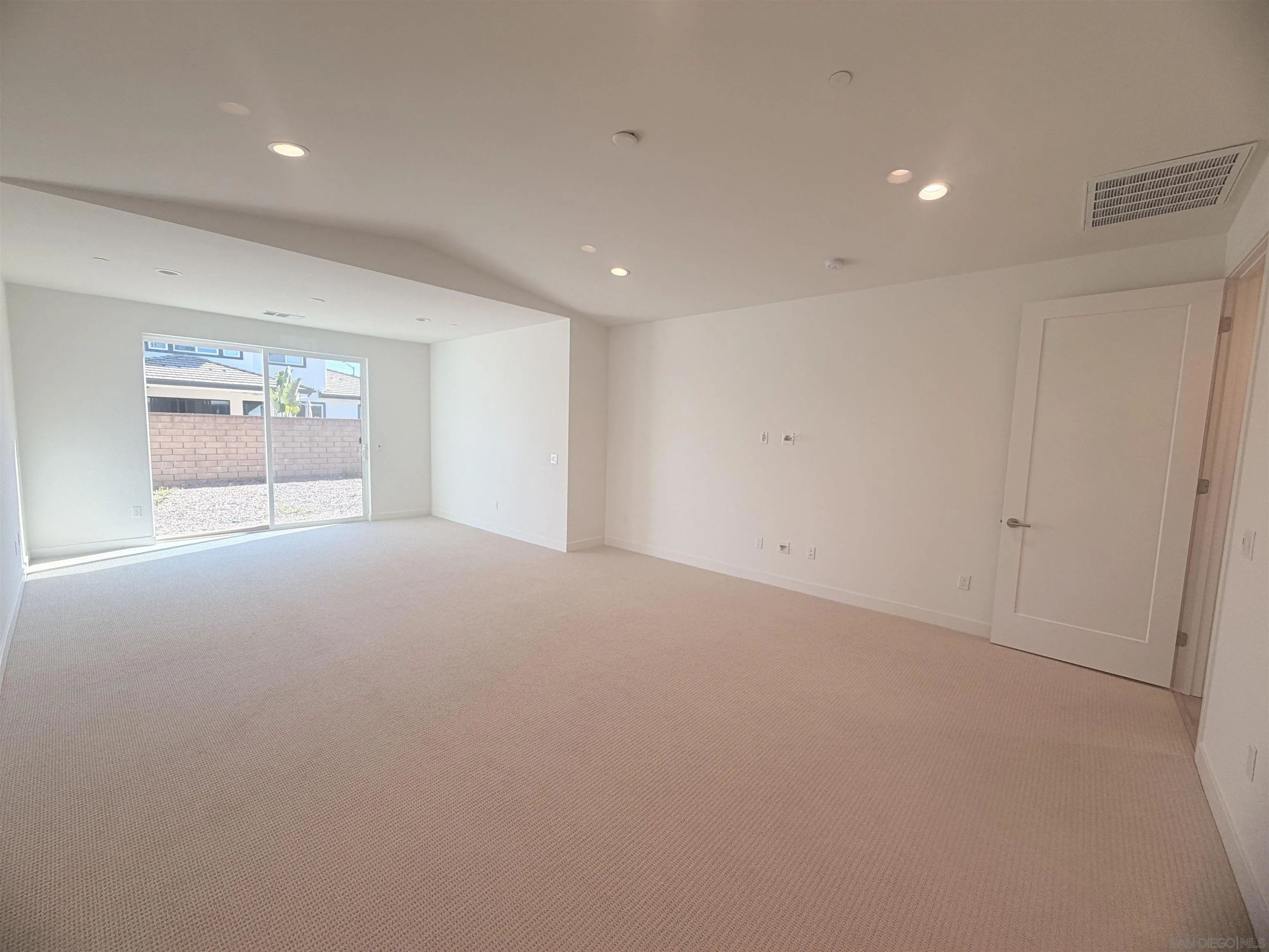 13765 Holly Oak Way Poway, CA 92064 - Photo 20 of 31 a view of an empty room