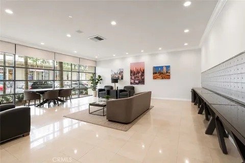 $589,000 | 600 West 9th Street, Unit 305, Los Angeles, CA 90015