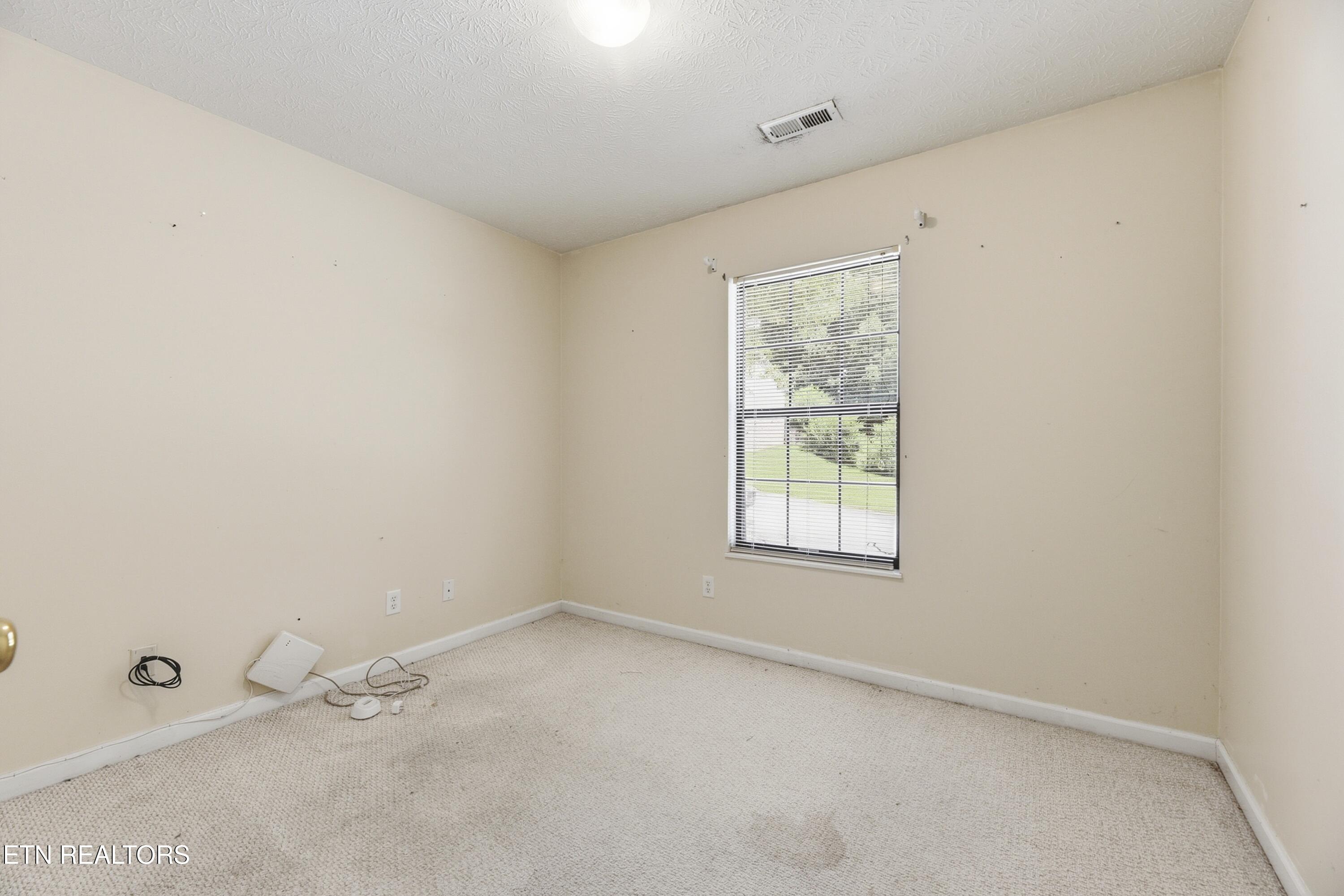 8039 Florence Gardens Road Knoxville, TN 37938 - Photo 21 of 28 Bedroom 3