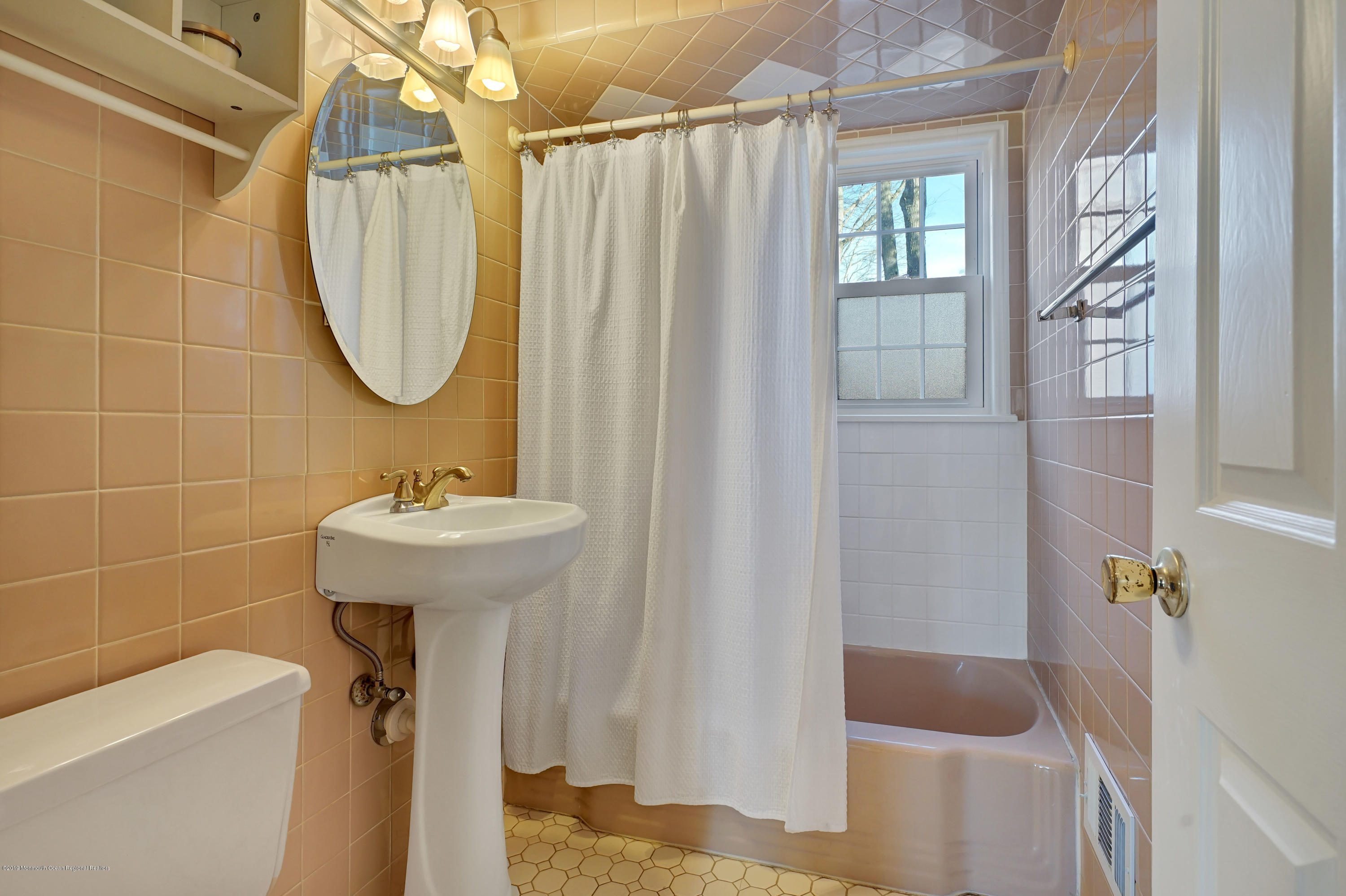 111 Wilson Road Neptune Township, NJ 07753 - Photo 18 of 25 024_dsc06774