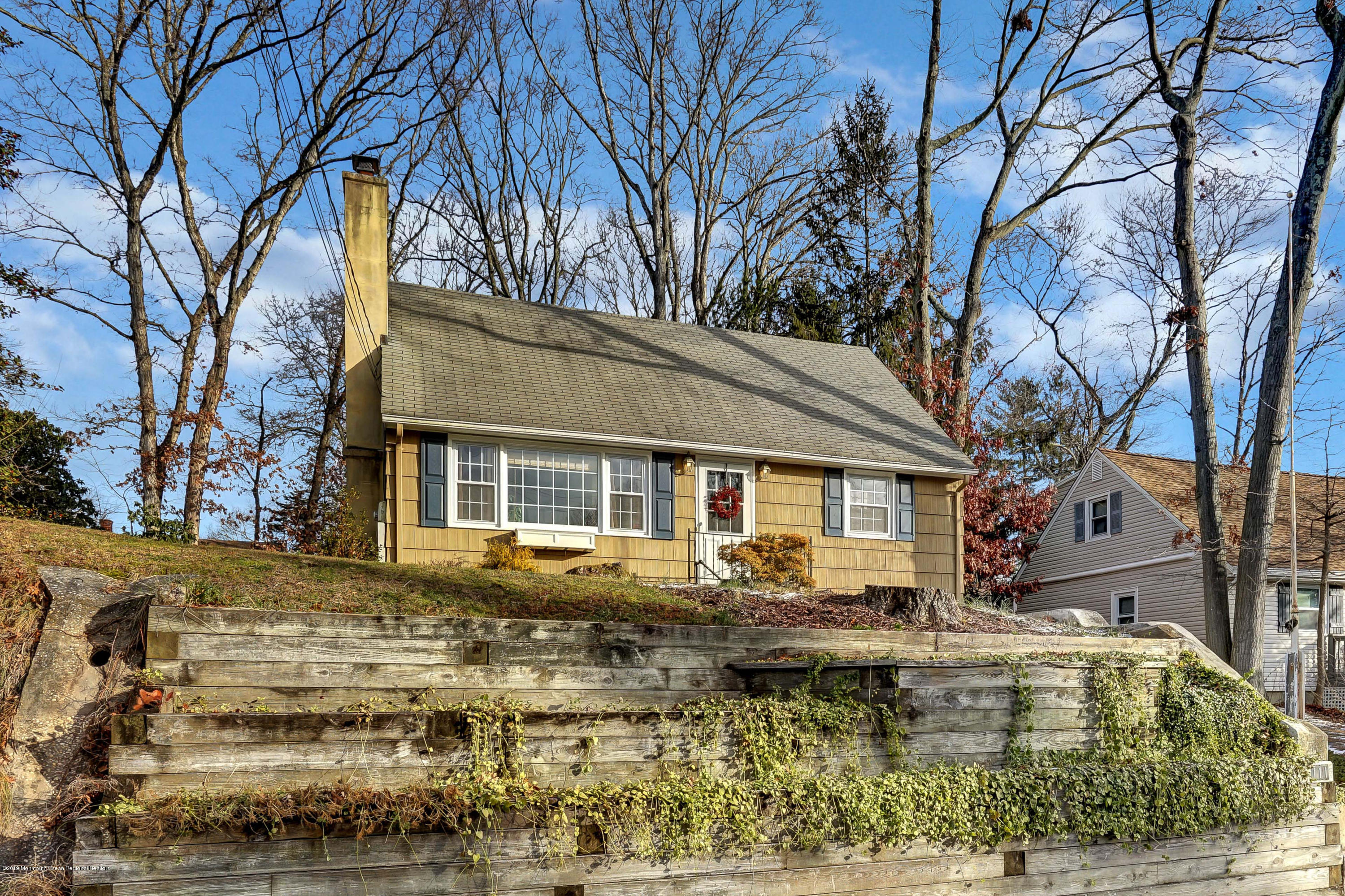 111 Wilson Road Neptune Township, NJ 07753 - Photo 4 of 25 003_dsc06654b