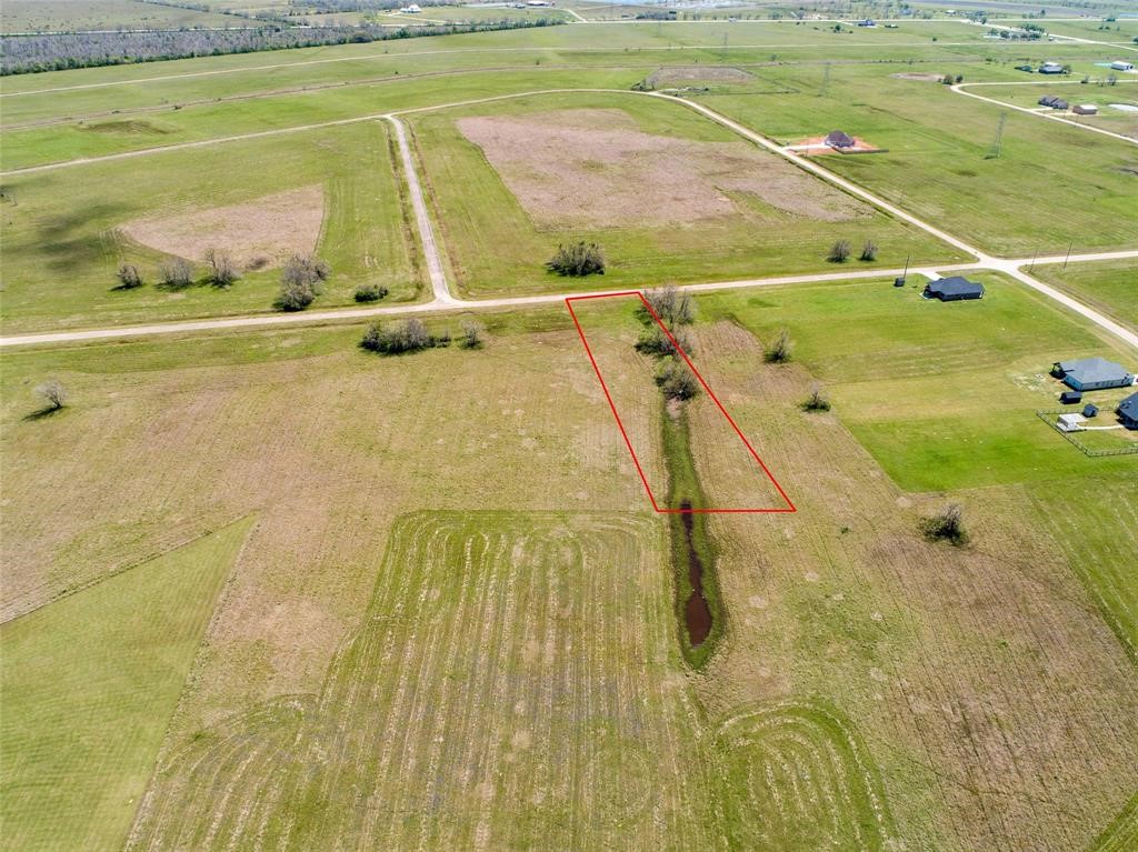 350 Colt Trail Angleton, TX 77515 - Photo 5 of 9 Gallery Image 5