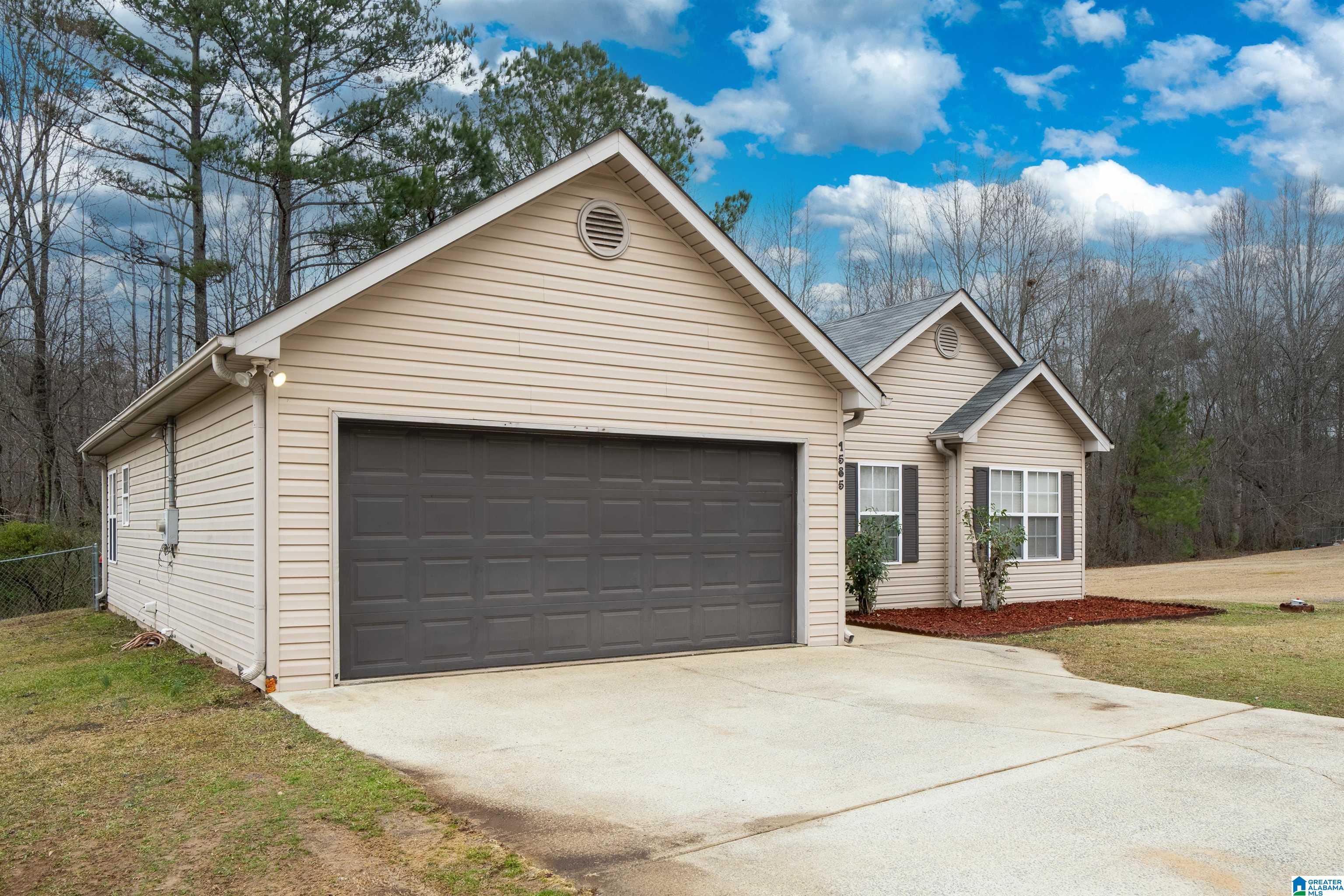 1585 Old Margaret Road Odenville, AL 35120 - Photo 2 of 22