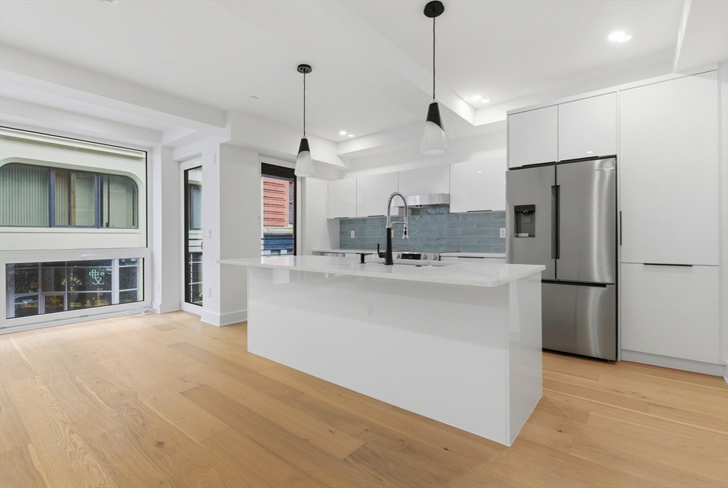 230 Friend Street, Unit 3 Boston, MA 02114 - Photo 11 of 29