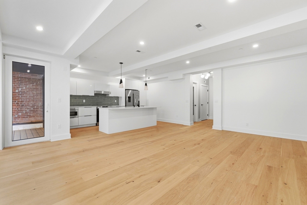 230 Friend Street, Unit 3 Boston, MA 02114 - Photo 15 of 29