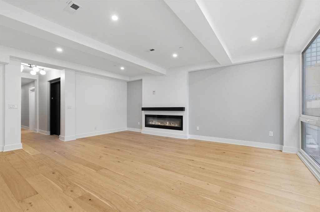 230 Friend Street, Unit 3 Boston, MA 02114 - Photo 20 of 29