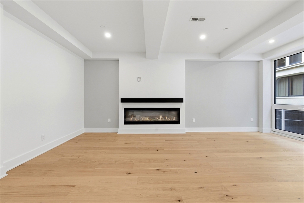 230 Friend Street, Unit 3 Boston, MA 02114 - Photo 6 of 29