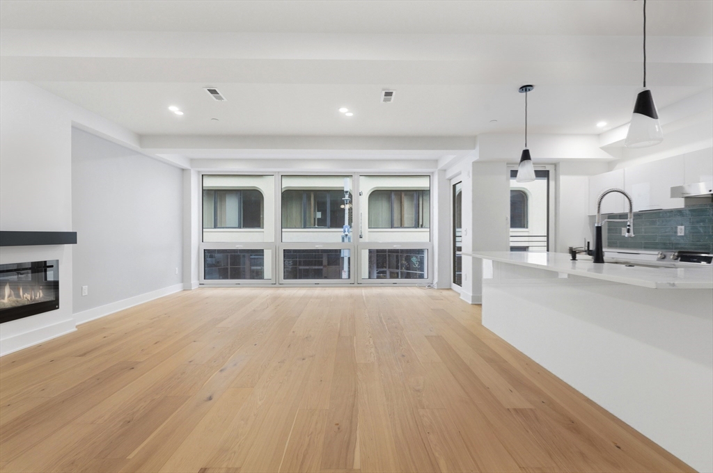 230 Friend Street, Unit 3 Boston, MA 02114 - Photo 7 of 29