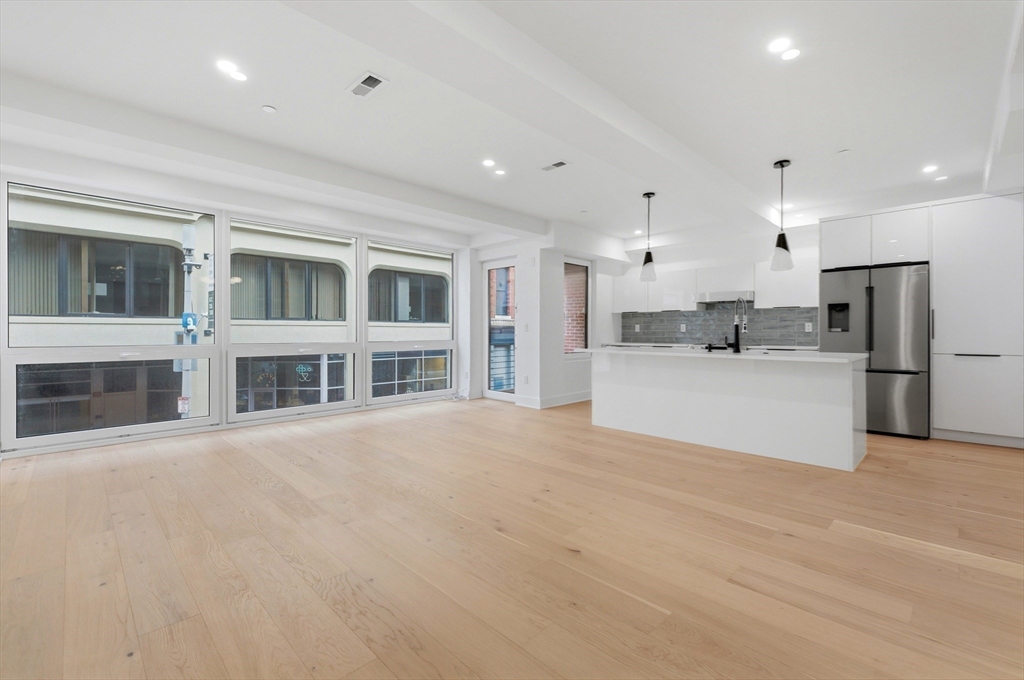 230 Friend Street, Unit 3 Boston, MA 02114 - Photo 8 of 29