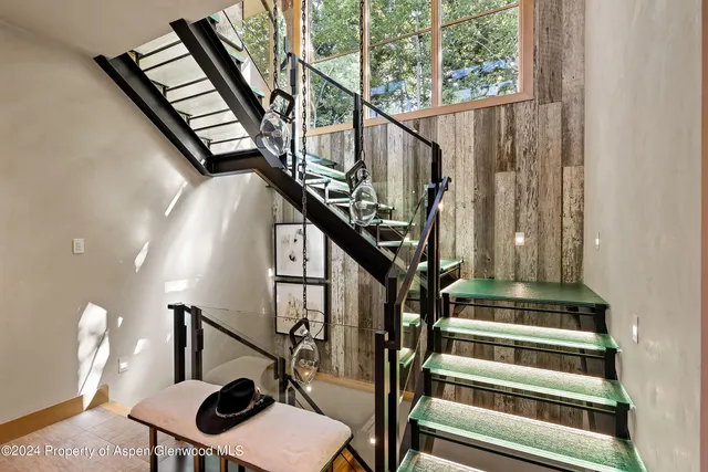 a view of entryway and hall