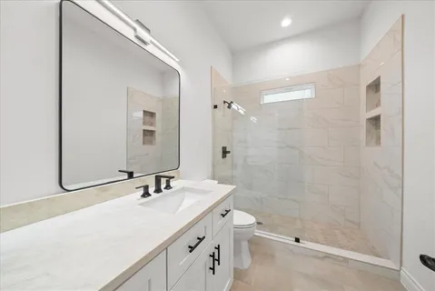 $849,999 | 3801 Berry Hill Court, Double Oak, TX 75028